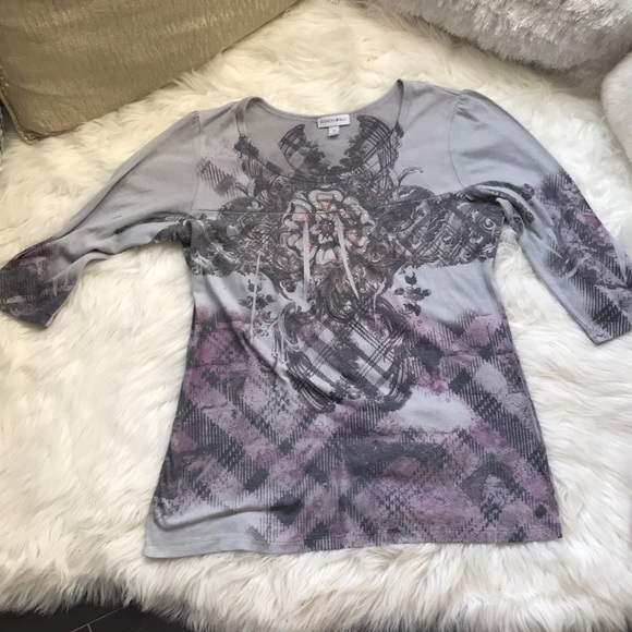 Embellished Tops - Picture 3 of 6